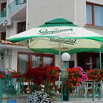 فندق Zora