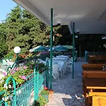 فندق Zora