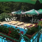 Zora Ξενοδοχείο