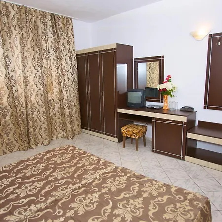 Zora 3* ساني بيتش